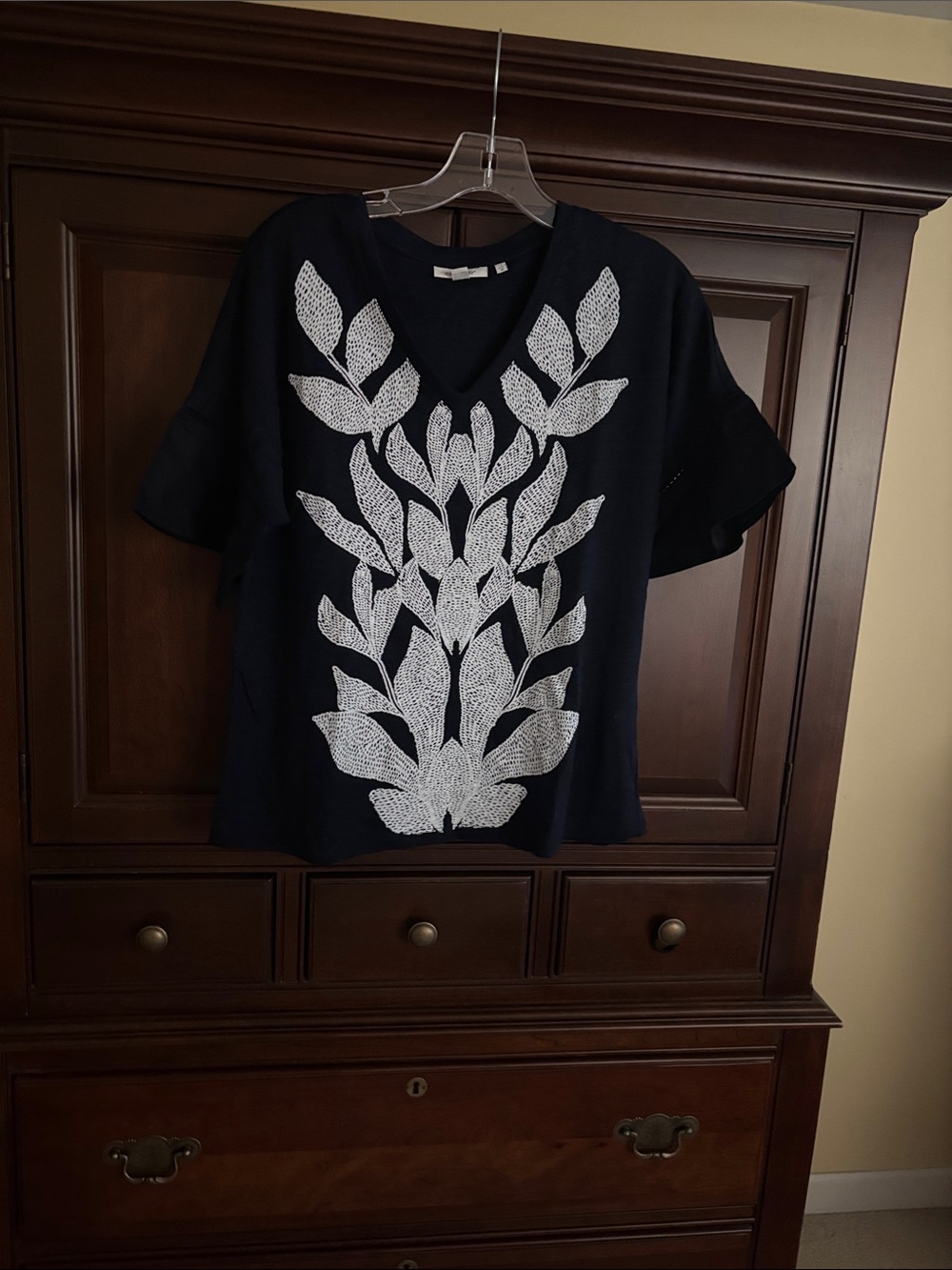 Chico's Navy Blue Short Sleeve Linen Tee with White Botanical Embroidery